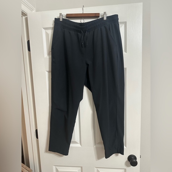 Women’s athletic pants - Picture 1 of 3